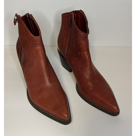 Guess WomenNalony Dark Red Western Booties 9.5 Medium Mid Block Heel Pre owned. - Picture 8 of 12